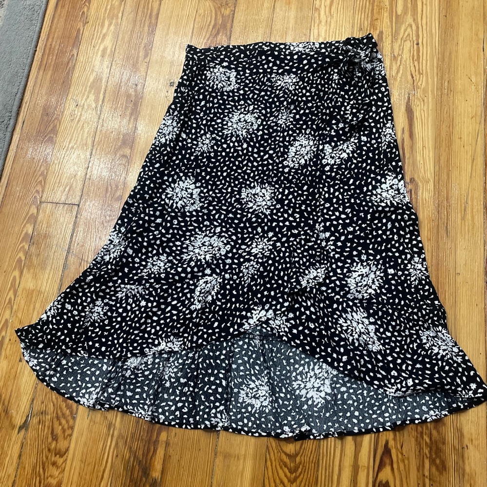 Black and white floral skirt